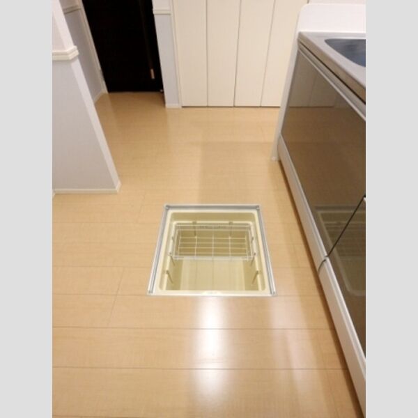 セジュールⅤ105号室 床下収納