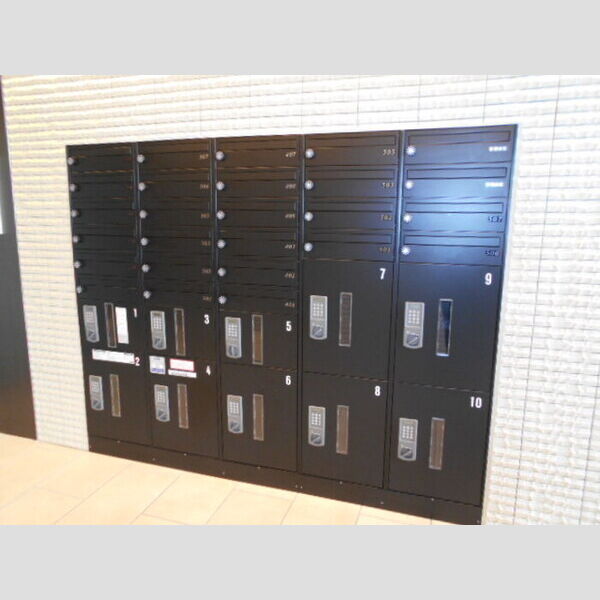 ロイヤルグレース道 集合ポスト&宅配ボックス