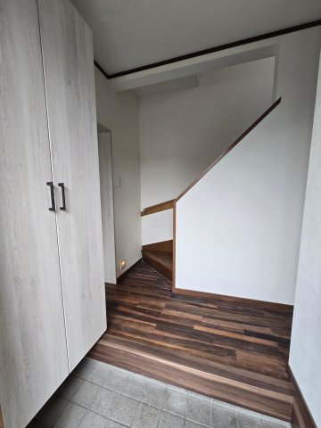 柏市南増尾7丁目戸建 玄関