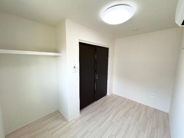 ルナフォーリア102号室 洋室