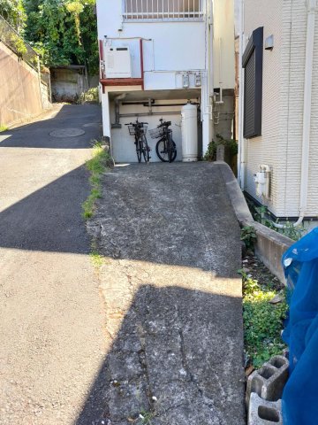 南区大岡1-2-6　1階 軽自動車、バイク、自転車のみ
