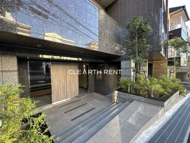 コンシェリア横濱元町 ＴＨＥ ＲＥＳＩＤＥＮＣＥ 重厚な質感が生み出す品格あるエントランス