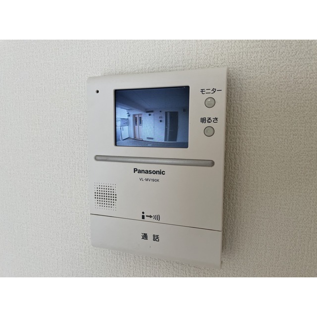 ポム・ドゥ・パン102号室 内観