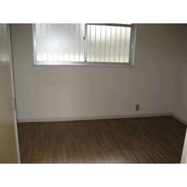 エステートピア八幡I リビング