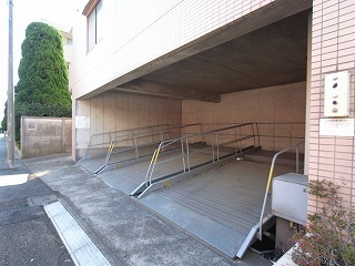 フォレストスズキ1階 駐車場