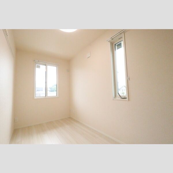 フリードルム本郷205号室 洋室