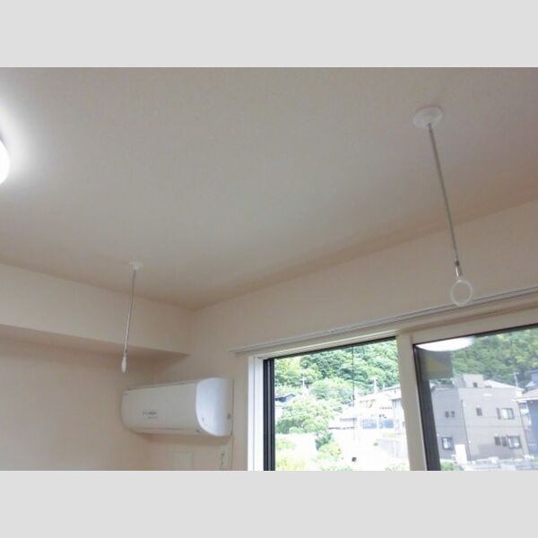 メゾンハーモニー205号室 室内物干し