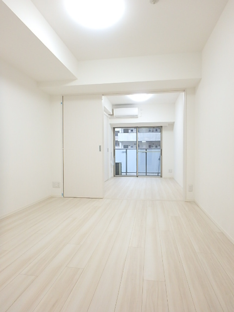 ガーラ横濱関内グランドステージ ホワイトフローリングのお部屋