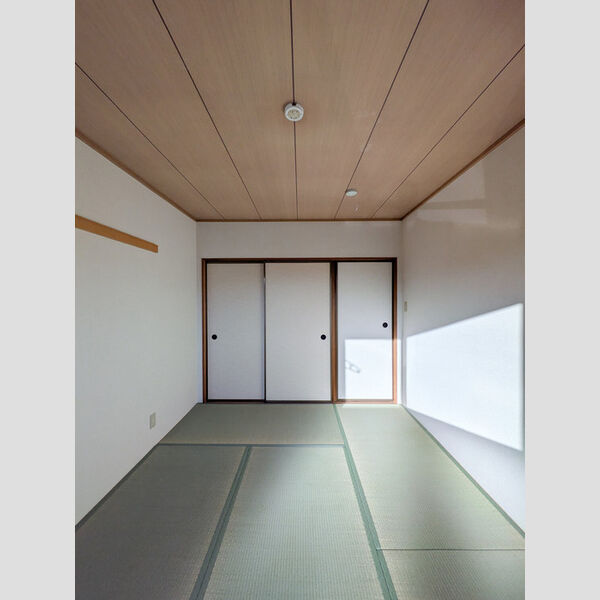 ソレイユ白子　Ⅱ202号室 和室(玄関側)