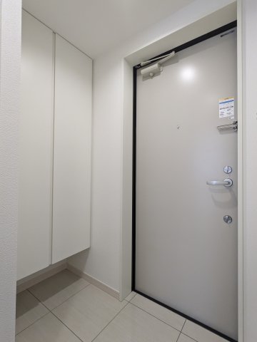 グランピア四谷0203号室 玄関