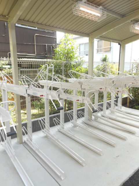 ガーラ・アヴェニュー武蔵小杉1階 駐輪場