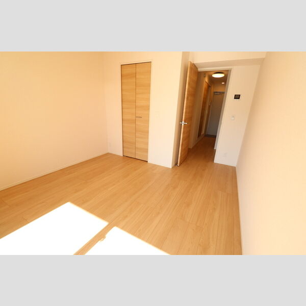 レーヴ・シェソワ205号室 洋室