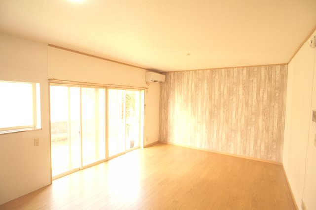 メゾネットおゆみ野Ｇ棟 南向きの明るいLDK