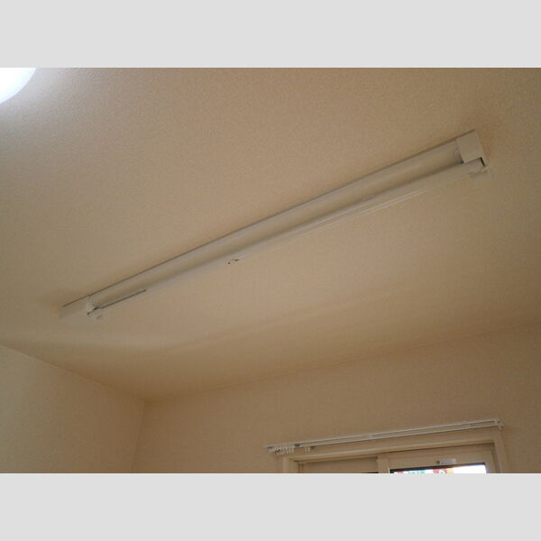 プレミール　B203号室 室内物干し