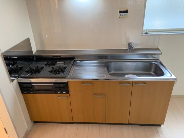 エステート山崎102号室 キッチン