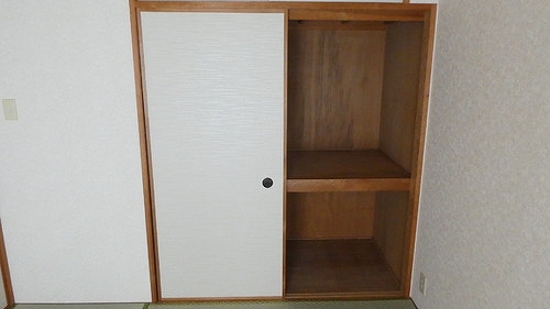 ライオンズマンション淵野辺駅前 押入　内装後