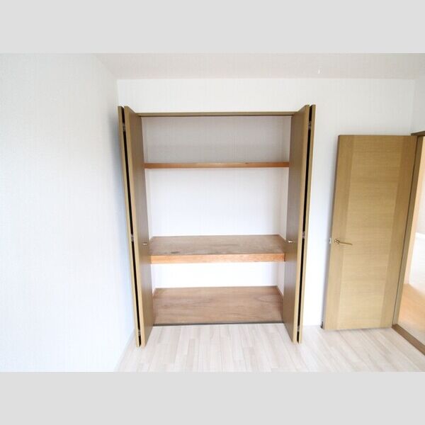 ファミールコート 物入(洋室)