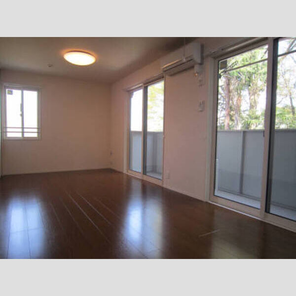 イースト コテージ 201 エアコン・室内物干し付のLDK