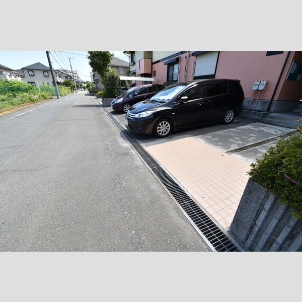 クローカス 駐車場