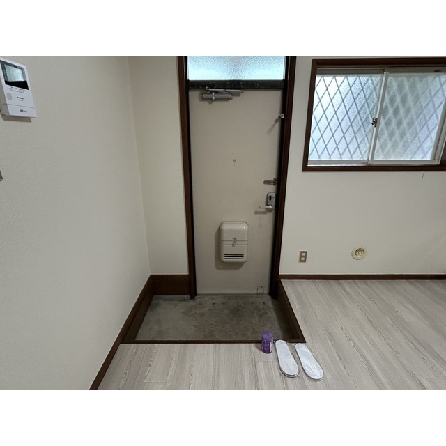 サンドリングハイムB 玄関