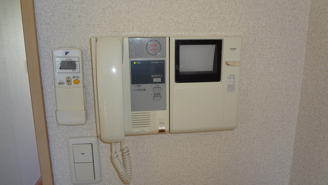 トレセリア横山0502号室 安心のＴＶモニター付インターホンです♪