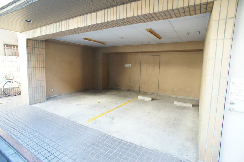 シャロン西川口 駐車場