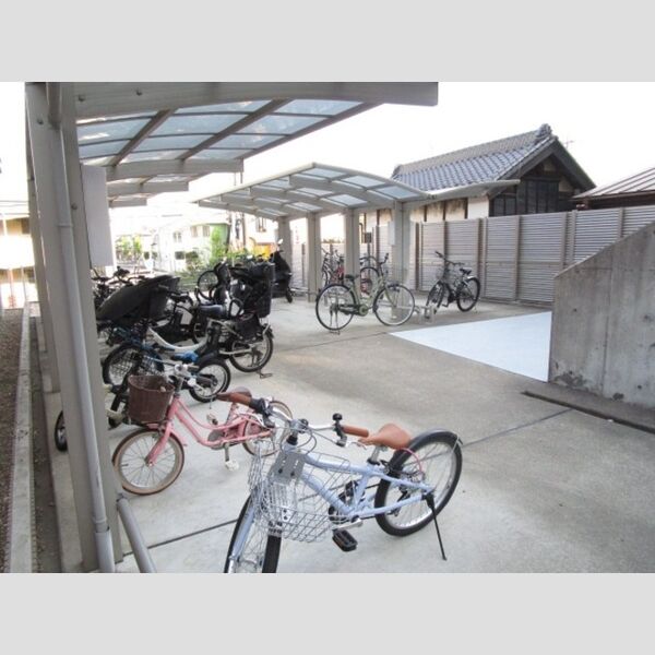 フルール　ポワール106号室 駐輪場