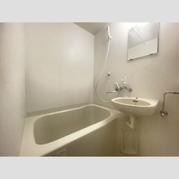 カーサアッカB号室 洗面台付きユニットバス