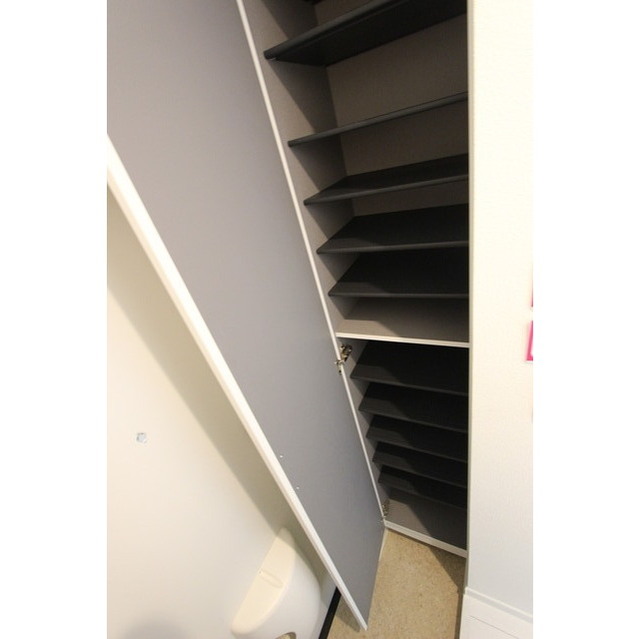 ＳＨＥＬＬＯＲＡ 靴箱