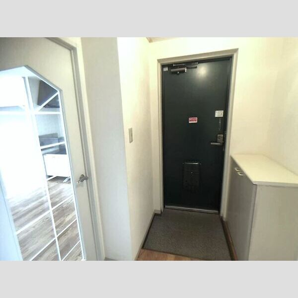 メゾンセピア　C 玄関