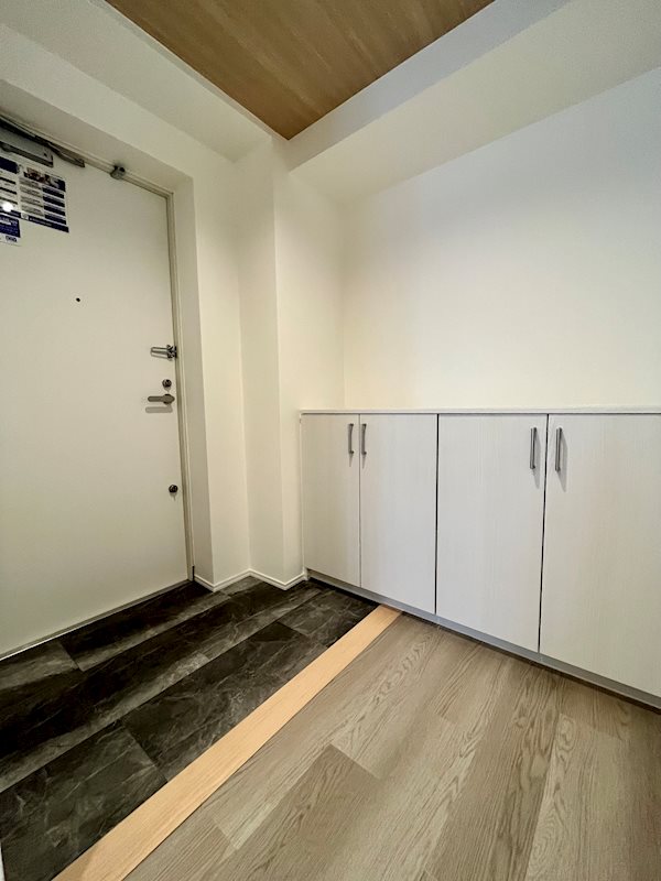 レジディア文京湯島4階 玄関