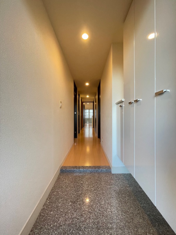 レジディア東松戸6階 玄関