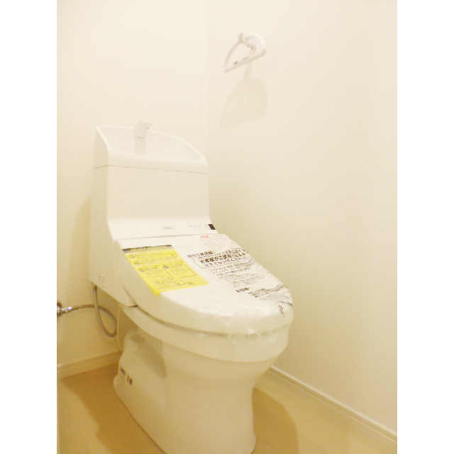 ブリランテ202号室 温水洗浄便座