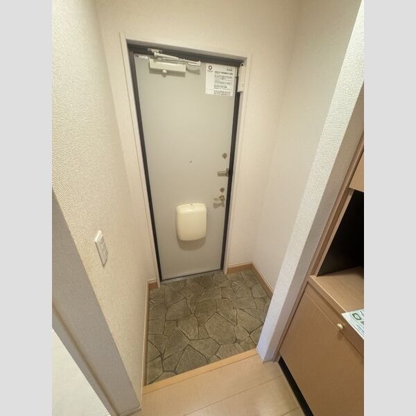 グレイス鎌倉A 玄関