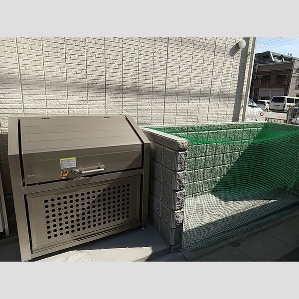 プルメリア203号室 敷地内ゴミ置場