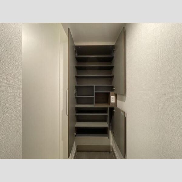 レグルス105号室 シューズクローゼット