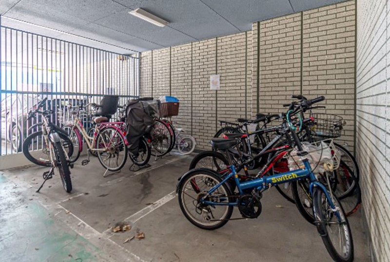 泉ハイツ3階 駐輪場