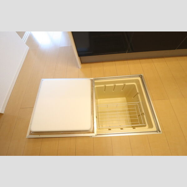 Lien(リアン)101号室 床下収納