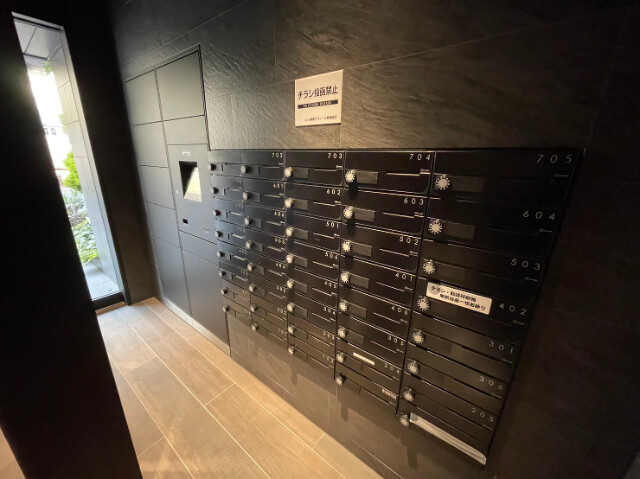 Le’a横濱アヴニール5階 メールコーナー