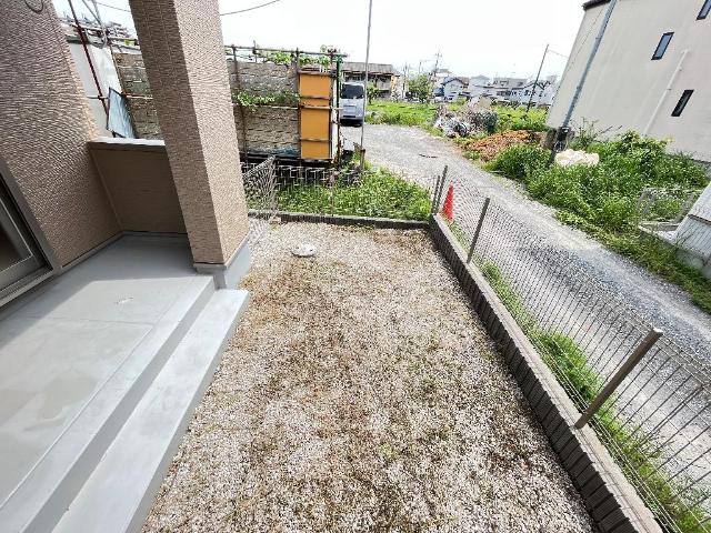 ユニヴァリィ　コンフォート00102号室 庭