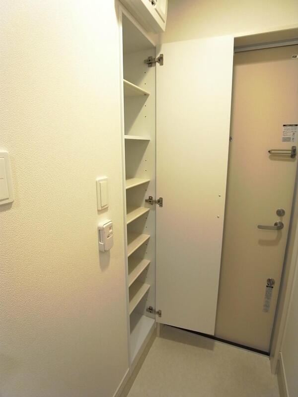 リブリ・コンソラトゥール1階 収納