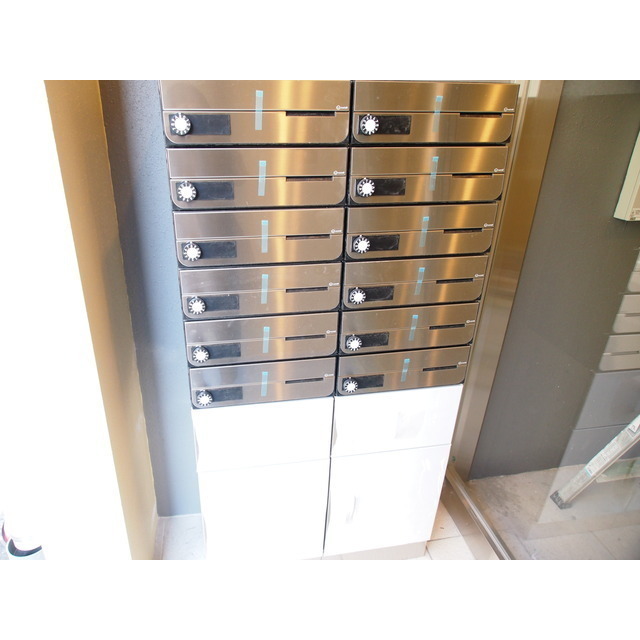 ウッディグレイス目黒洗足301号室 宅配ボックスもあり