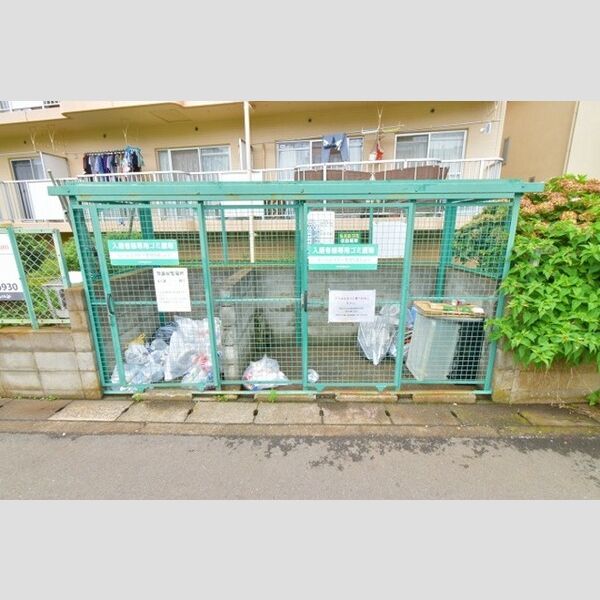 ハビテーションWADA303号室 ゴミ置き場