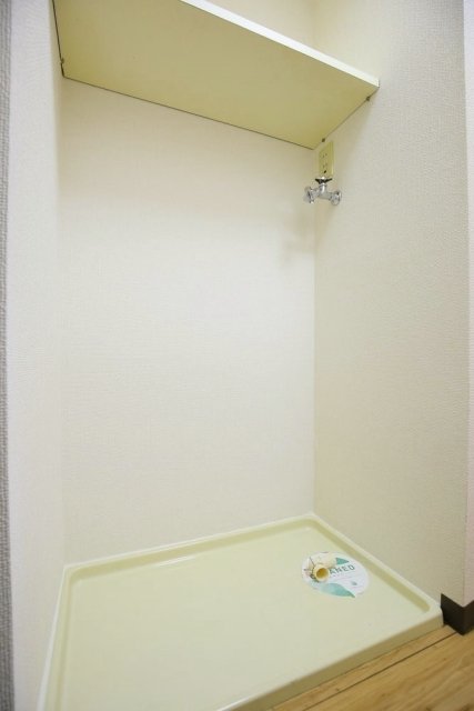 ドム学芸大4階 室内洗濯機置場