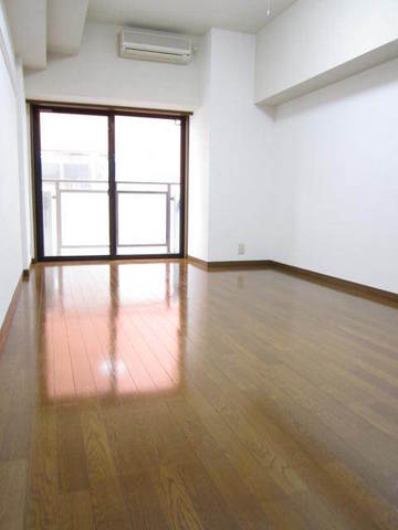 ベスト伊勢佐木長者町4階 使い勝手のいい洋室です