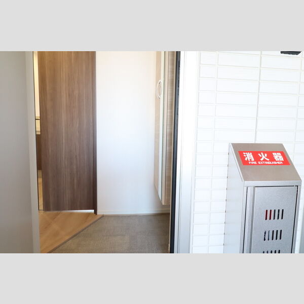 アンソレイエⅡ303号室 玄関