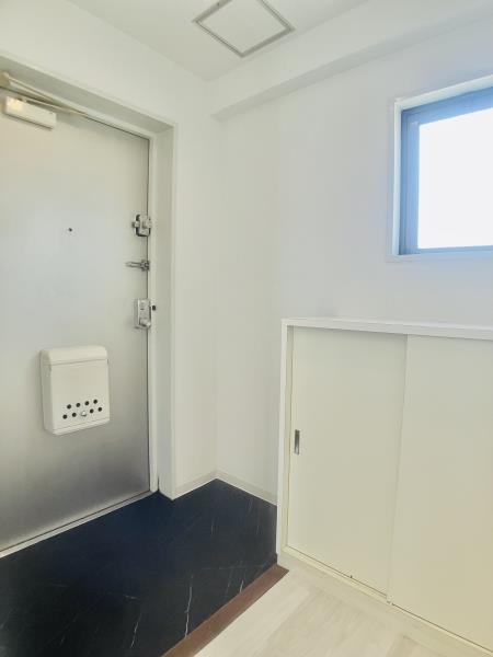 ツインアベニューＡ3階 玄関