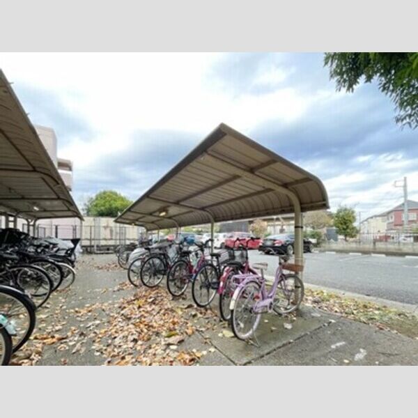 ラフィネ小倉 駐輪場