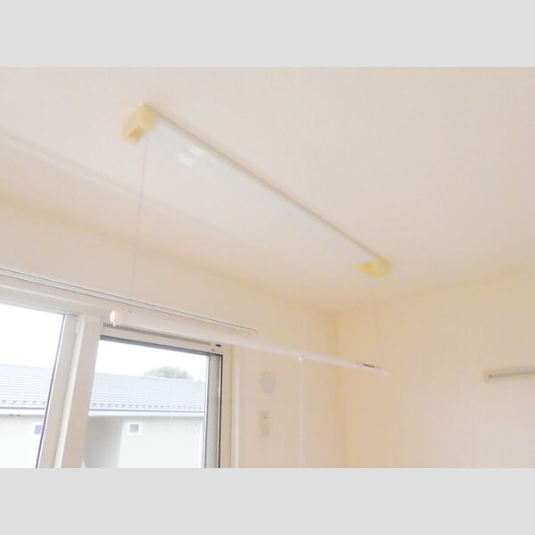 ラフレ仲道　C202号室 室内物干し