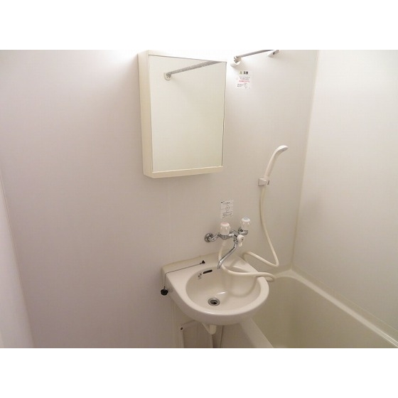 ウィンズ上永谷Ｃ棟0201号室 バス